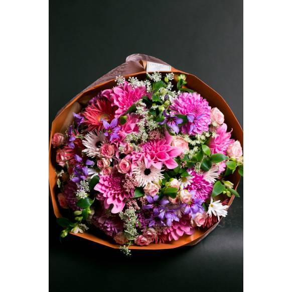 デザイナーおまかせ季節の旬な花束3Lサイズ～淡い可愛い感じ～一般カテゴリー