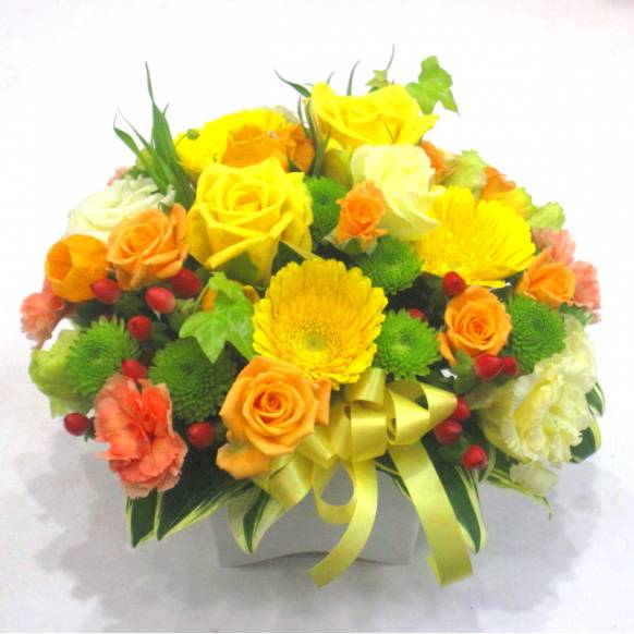 《Flower arrangement》Yellow Ribbon Basket  