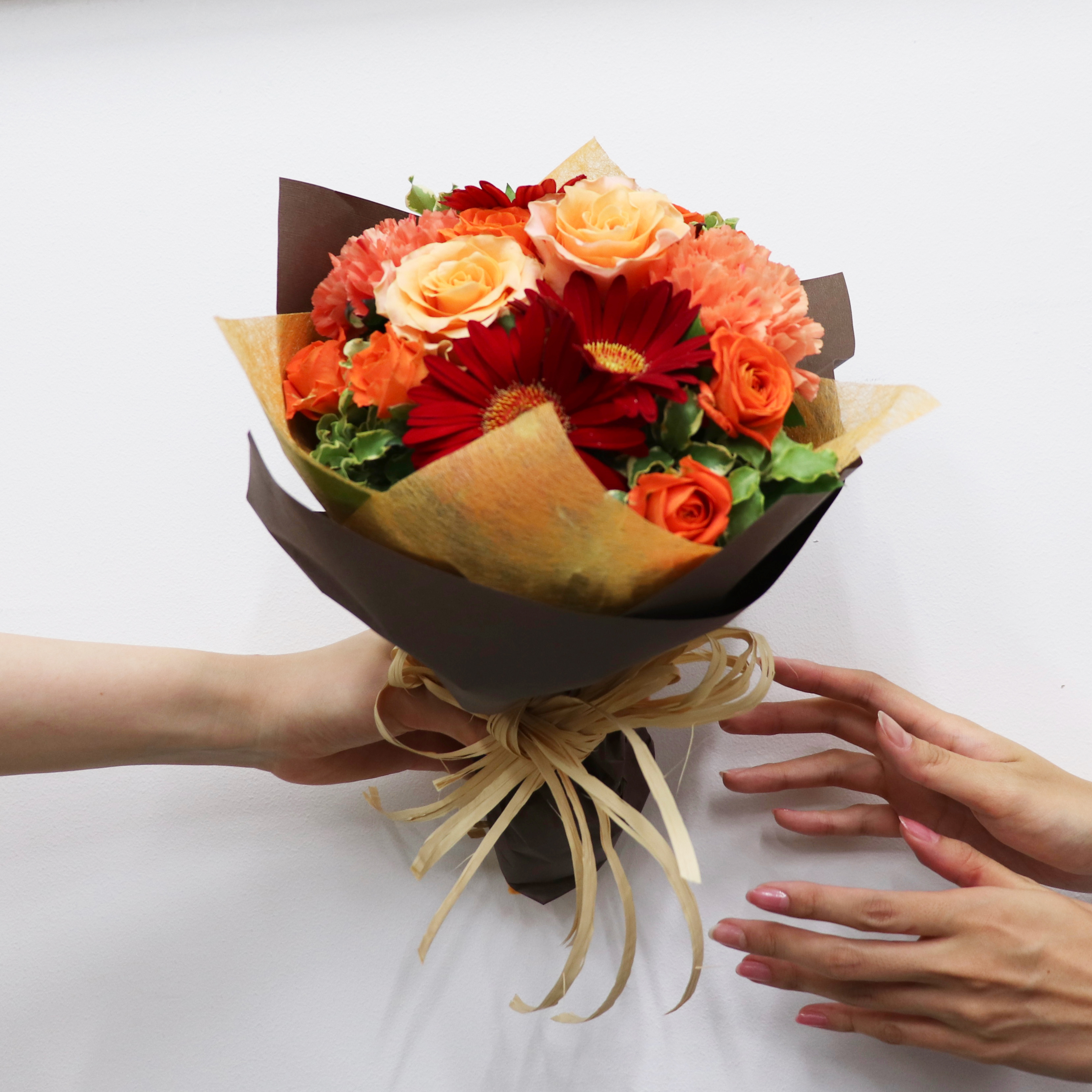 人気定番の 友達 彼氏彼女 ギフト 花 誕生日フラワーギフト バラ プレゼント花キューピット 人気定番の 友達 彼氏彼女 ギフト 花 誕生日フラワーギフト バラ プレゼント花キューピット