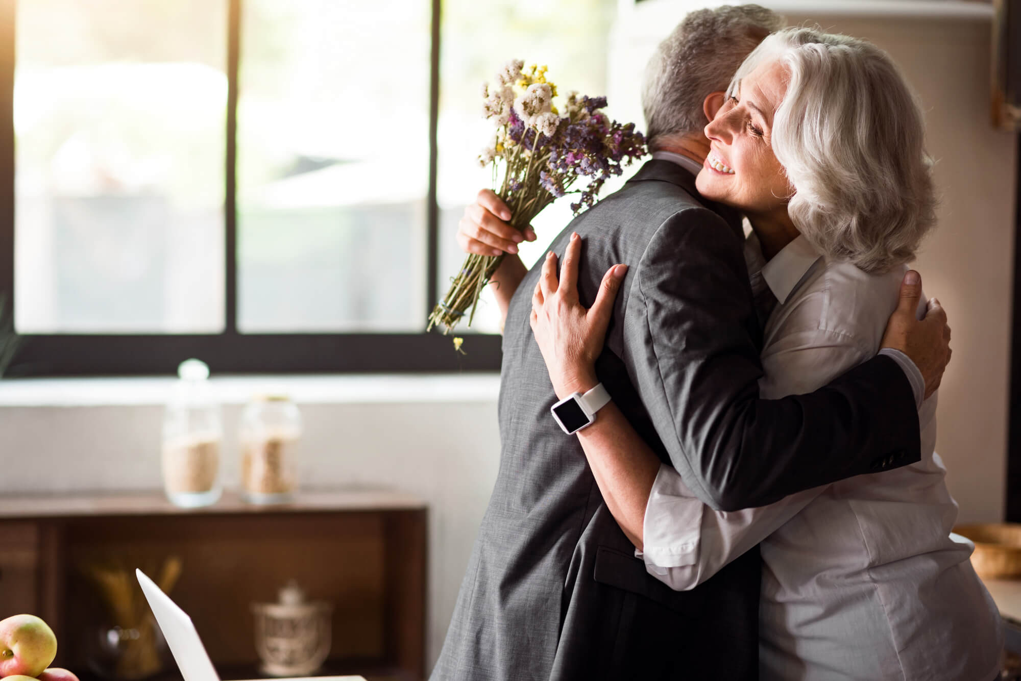 お父さん お母さん おめでとう 結婚記念日に贈りたい誕生花 花や花束の宅配 フラワーギフト通販なら花キューピット 贈り物 プレゼントで花を贈ろう