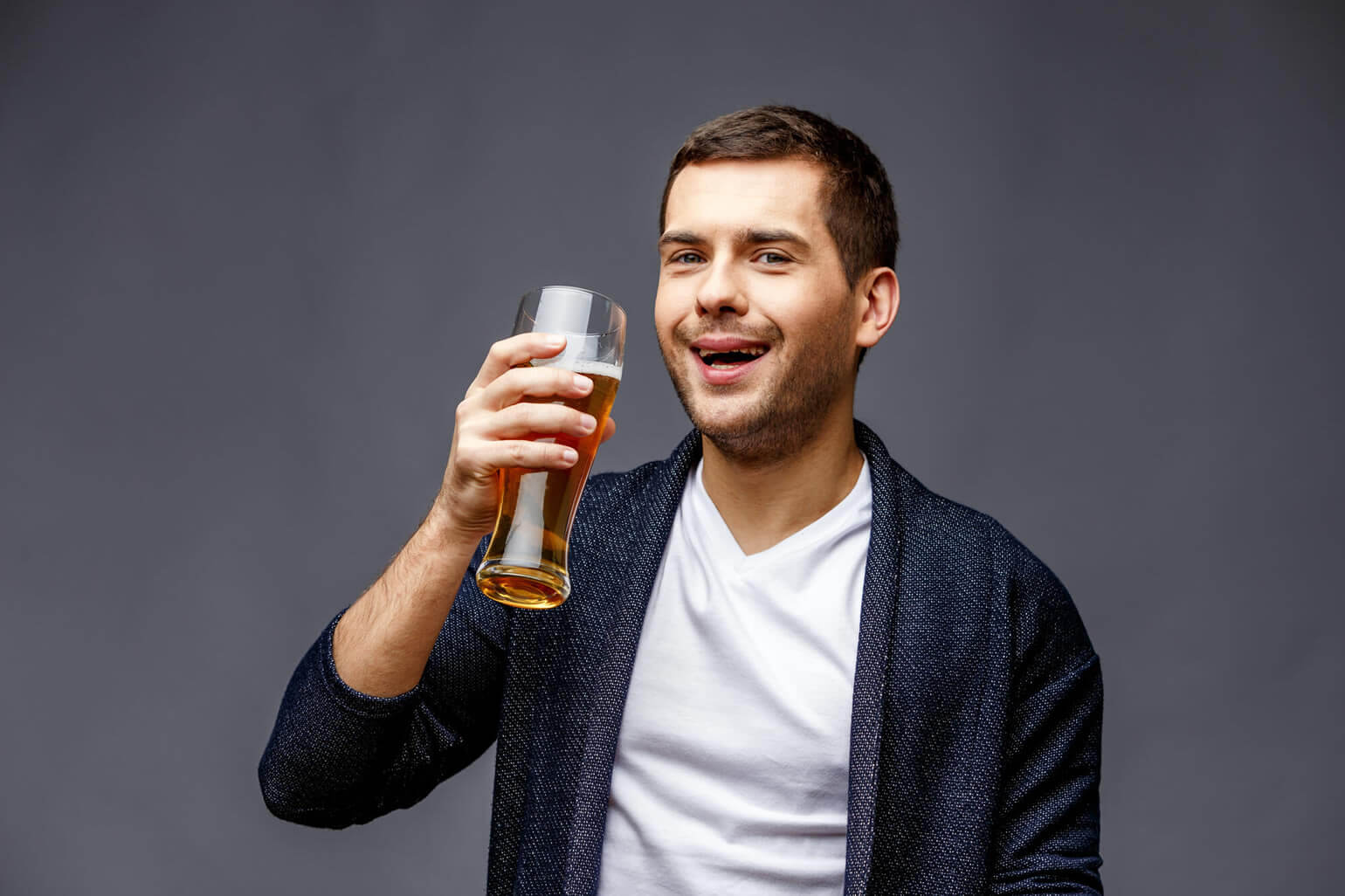 お花と一緒に贈りたい、ひと工夫したお酒のギフト