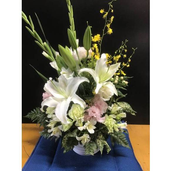 赤バラとかすみ草の花束