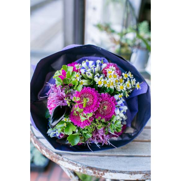 一般カテゴリー,デザイナーおまかせ花束Mサイズ~シックな感じ~,フローリストせきど