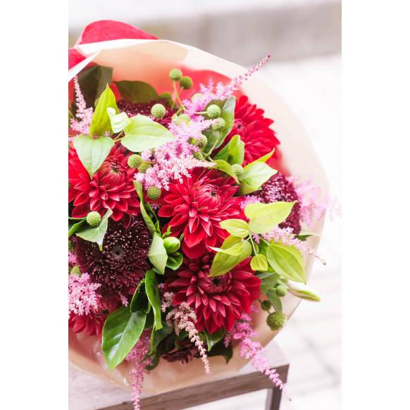 一般カテゴリー,デザイナーおまかせ季節の旬な花束LLサイズ～シックな感じ～,フローリストせきど