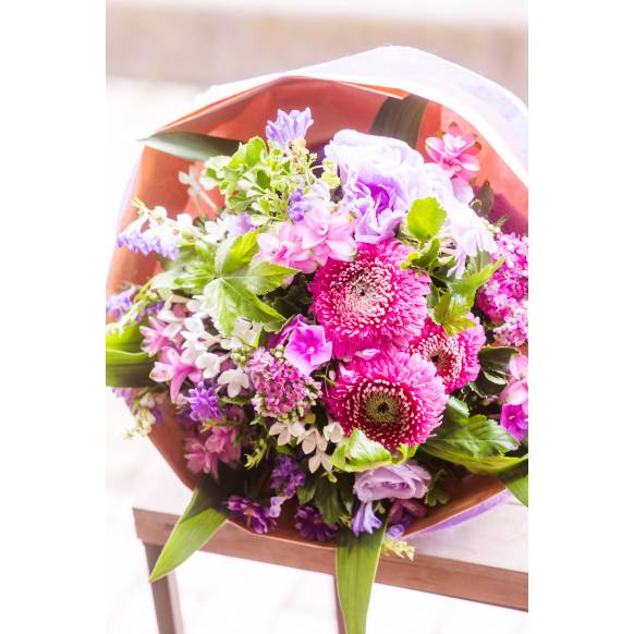 一般カテゴリー,デザイナーおまかせ季節の旬な花束Lサイズ～シックな感じ～,フローリストせきど