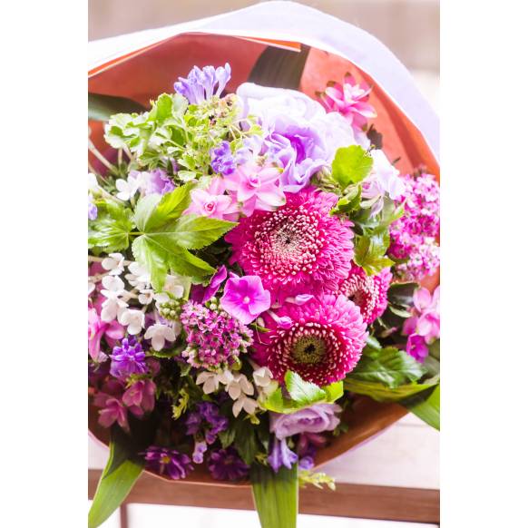 一般カテゴリー,デザイナーおまかせ季節の旬な花束Lサイズ～シックな感じ～,フローリストせきど