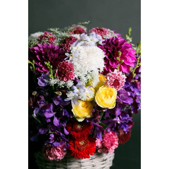 一般カテゴリー,デザイナーおまかせ季節の旬なアレンジメント4Lサイズ～ミックスカラーでおまかせ～,フローリストせきど