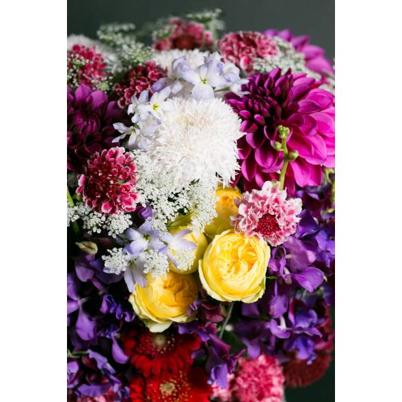 一般カテゴリー,デザイナーおまかせ季節の旬なアレンジメント4Lサイズ～ミックスカラーでおまかせ～,フローリストせきど