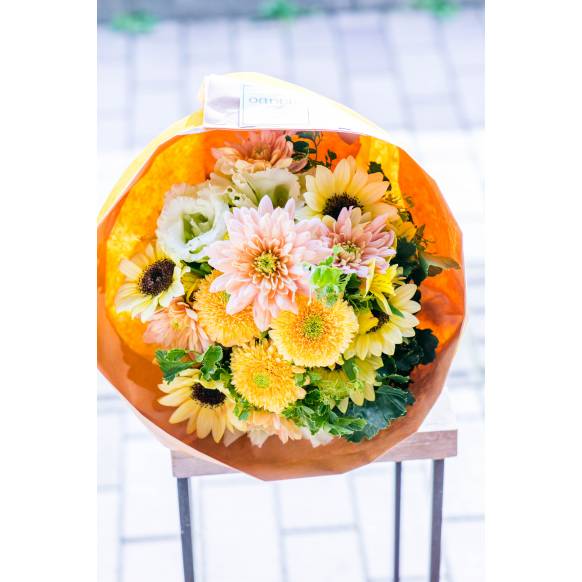 デザイナーおまかせ季節の旬な花束Lサイズ～明るい感じでおまかせ～一般カテゴリー