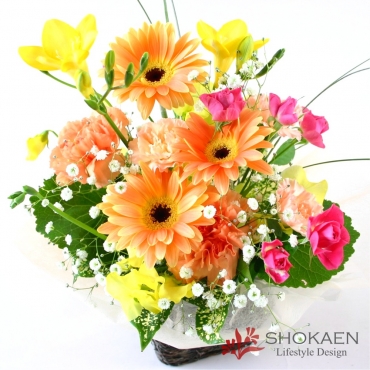 ＊*..春の日差しが眩しいおひさま色のガーベラアレンジ..＊°..お花の贈り物 お取り寄せ オリジナルフラワー 【アレンジ231】プリマベーラ（LOR/P