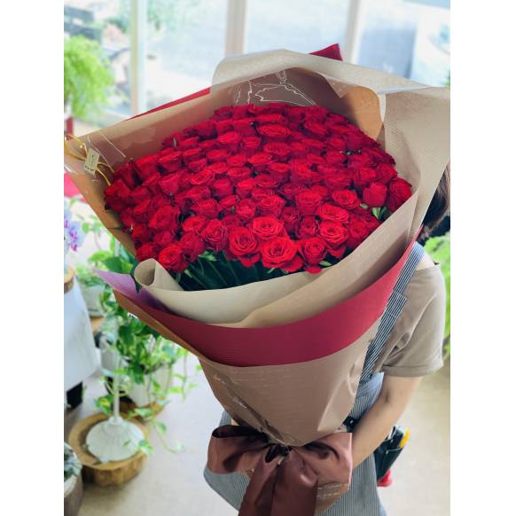 一般カテゴリー,【プロポーズの花束】特別なサプライズは108本の赤いバラを,花ひろ