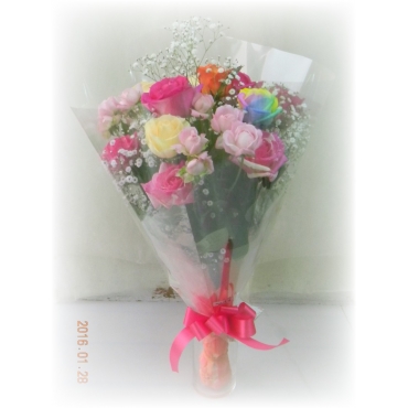 一般カテゴリー,カラフルな大輪バラ中心の花束,花の店　フルールホリ