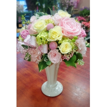 パステルカラーのプリザーブドフラワーアレンジメント インターネット花キューピット フラワーギフト 手渡し