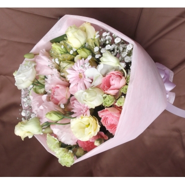 ピンクの可愛い花束 インターネット花キューピット フラワーギフト 手渡し