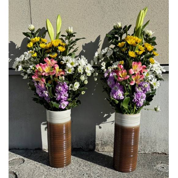 法事用花器付き生花　1対（2基）