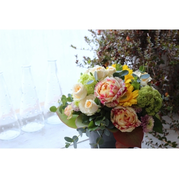 イエロー系おまかせアレンジメント インターネット花キューピット フラワーギフト 手渡し イエロー系おまかせアレンジメント インターネット花キューピット フラワーギフト 手渡し