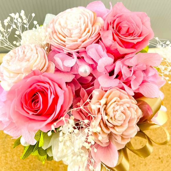 プリザーブドフラワー バラ ピンク ローズ 薔薇 花 ガラスドーム LEDライト付き 木製ベース ブリザードフラワー ロマンティック きれい おしゃれ  記念日 お祝い 結婚式 結婚記念日 退職祝い 誕生日 両親 妻 友達 母親 女性 義母 プレゼント ギフト 贈り物 ラッピング 