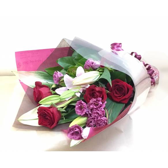 お取り寄せ オリジナルフラワー おまかせ花束 5000円(レッド系)｜花