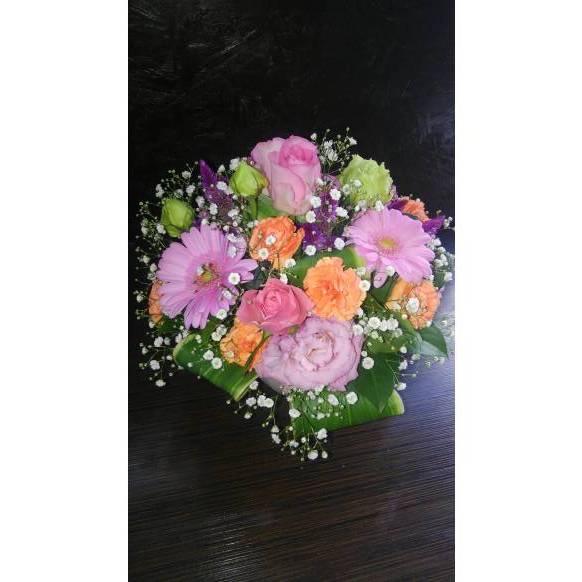 一般カテゴリー,カスミソウ入りのミックスアレンジ,ＦＬＯＷＥＲ　ＳＰＡＣＥ　ＮＯＢＵ